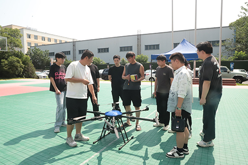 <a href=http://njxh.cn target=_blank class=infotextkey>高中</a>辍学能学无人机吗？