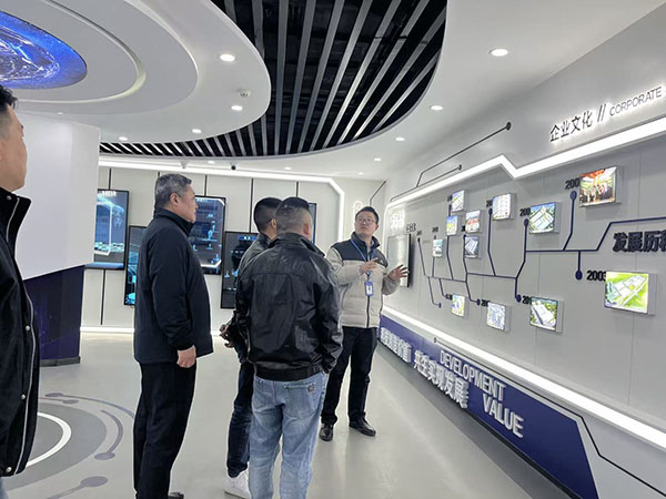 访企拓岗促合作—南京新华赴华天科技（南京）有限公司调研交流