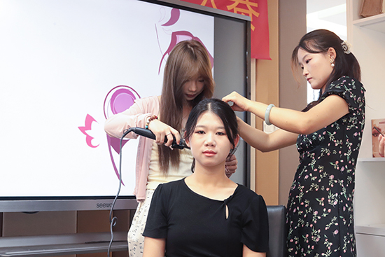 直播美妆专业学多久